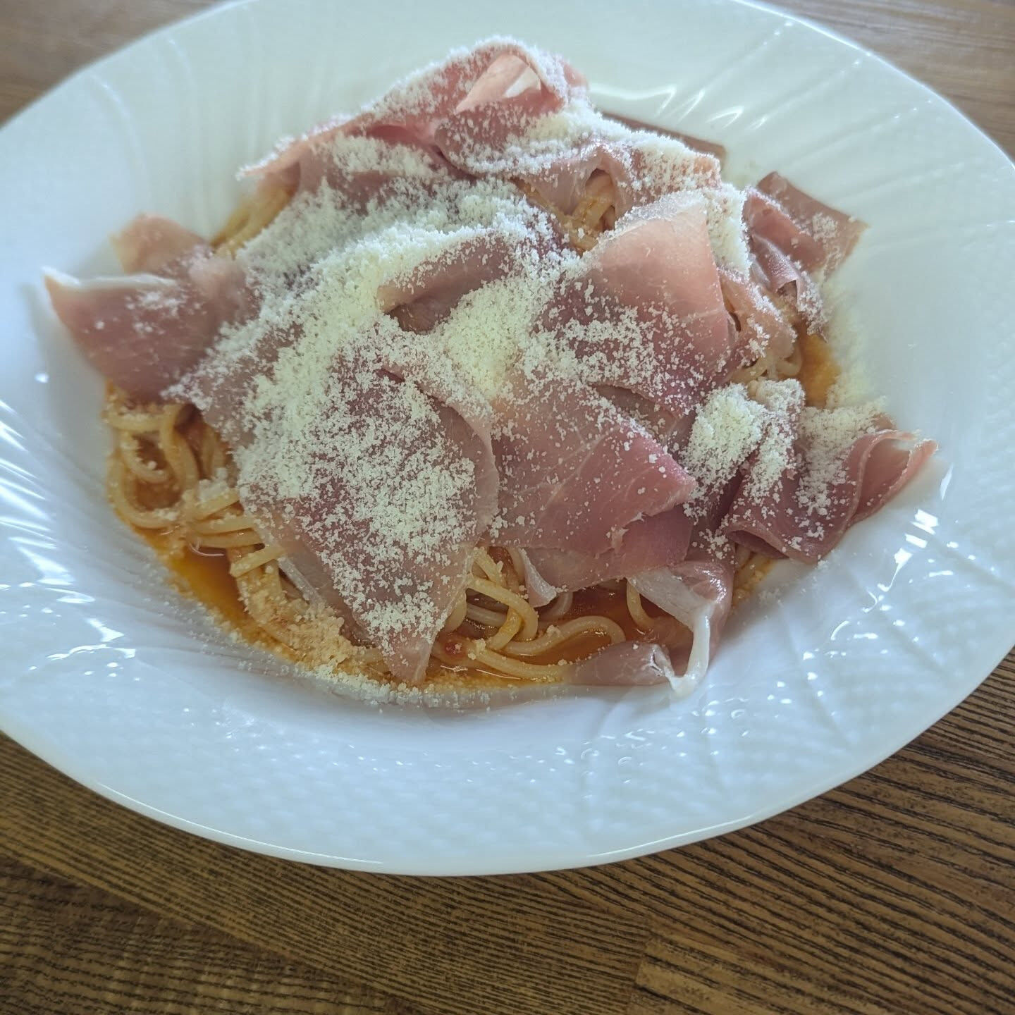 イベリコ豚の生ハム乗せパスタ！！